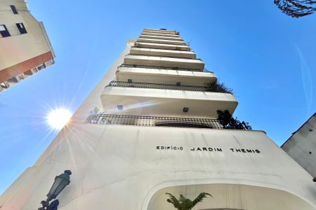 Apartamento à venda com 225m², 3 quartos e 3 vagas Apartamento à venda com 225m², 3 quartos e 3 vagasFachada