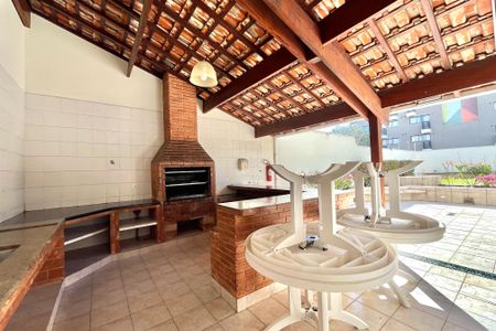 Apartamento à venda com 225m², 3 quartos e 3 vagas Apartamento à venda com 225m², 3 quartos e 3 vagasÁrea comum - Churrasqueira