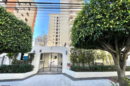 Apartamento à venda com 225m², 3 quartos e 3 vagas Apartamento à venda com 225m², 3 quartos e 3 vagasFachada
