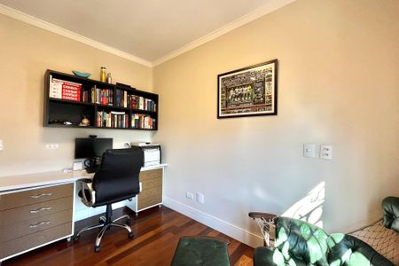 Apartamento à venda com 225m², 3 quartos e 3 vagas Apartamento à venda com 225m², 3 quartos e 3 vagasSuíte 2