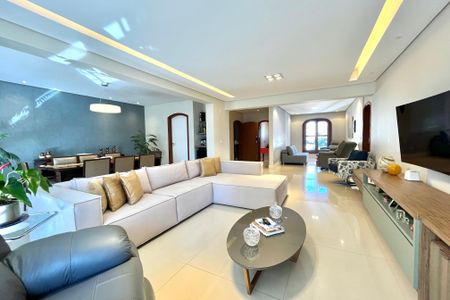 Apartamento à venda com 225m², 3 quartos e 3 vagas Apartamento à venda com 225m², 3 quartos e 3 vagasSala