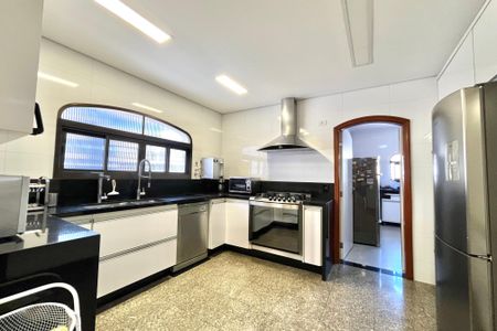 Apartamento à venda com 225m², 3 quartos e 3 vagas Apartamento à venda com 225m², 3 quartos e 3 vagasCozinha