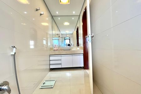 Apartamento à venda com 225m², 3 quartos e 3 vagas Apartamento à venda com 225m², 3 quartos e 3 vagasBanheiro da Suíte 3