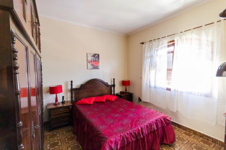 Casa à venda com 255m², 4 quartos e 3 vagas Casa à venda com 255m², 4 quartos e 3 vagasQuarto 1