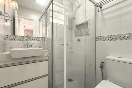 Apartamento à venda com 54m², 2 quartos e 2 vagas Apartamento à venda com 54m², 2 quartos e 2 vagasBanheiro