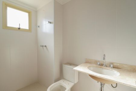 Apartamento à venda com 133m², 3 quartos e 2 vagas Apartamento à venda com 133m², 3 quartos e 2 vagasBanheiro da Suíte 1