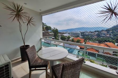 Casa de condomínio à venda com 360m², 6 quartos e 5 vagas Casa de condomínio à venda com 360m², 6 quartos e 5 vagasVaranda da Suíte 3