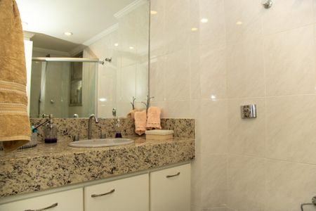 Apartamento à venda com 92m², 3 quartos e 1 vaga Apartamento à venda com 92m², 3 quartos e 1 vagaBanheiro