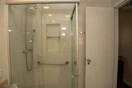 Apartamento à venda com 92m², 3 quartos e 1 vaga Apartamento à venda com 92m², 3 quartos e 1 vagaBanheiro da Suíte