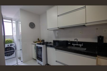 Apartamento à venda com 78m², 2 quartos e 2 vagasCozinha e Área de Serviço
