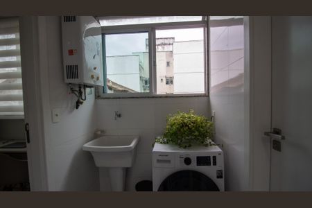 Apartamento à venda com 78m², 2 quartos e 2 vagasCozinha e Área de Serviço