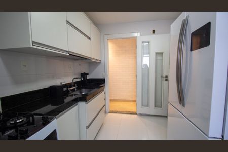 Apartamento à venda com 78m², 2 quartos e 2 vagasCozinha e Área de Serviço