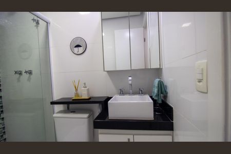 Apartamento à venda com 78m², 2 quartos e 2 vagasBanheiro Social
