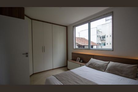 Apartamento à venda com 78m², 2 quartos e 2 vagasSuíte