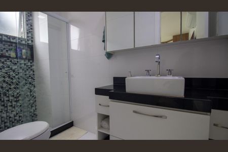 Apartamento à venda com 78m², 2 quartos e 2 vagasBanheiro da Suíte