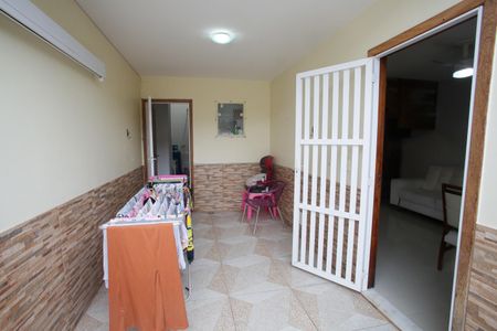 Casa à venda com 98m², 3 quartos e 1 vaga Casa à venda com 98m², 3 quartos e 1 vagaGaragem