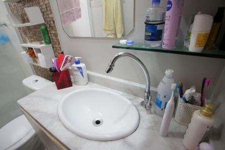 Casa à venda com 98m², 3 quartos e 1 vaga Casa à venda com 98m², 3 quartos e 1 vagaBanheiro da Suíte