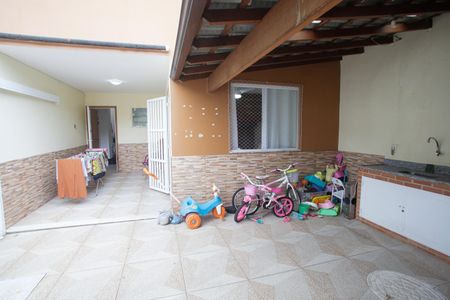 Casa à venda com 98m², 3 quartos e 1 vaga Casa à venda com 98m², 3 quartos e 1 vagaChurrasqueira