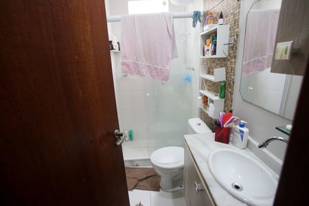 Casa à venda com 98m², 3 quartos e 1 vaga Casa à venda com 98m², 3 quartos e 1 vagaBanheiro da Suíte