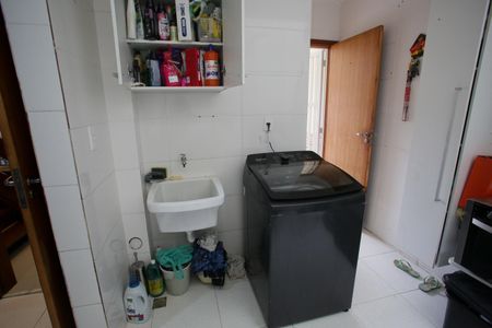 Casa à venda com 98m², 3 quartos e 1 vaga Casa à venda com 98m², 3 quartos e 1 vagaÁrea de Serviço