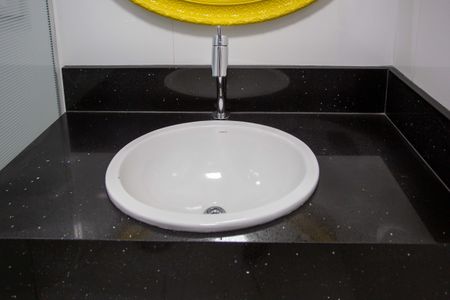 Apartamento à venda com 66m², 2 quartos e 1 vagaBanheiro da suíte