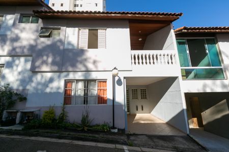 Casa de condomínio à venda com 99m², 2 quartos e 2 vagas Casa de condomínio à venda com 99m², 2 quartos e 2 vagasFachada da Casa