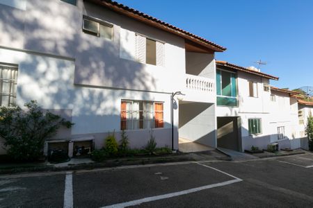 Casa de condomínio à venda com 99m², 2 quartos e 2 vagas Casa de condomínio à venda com 99m², 2 quartos e 2 vagasGaragem
