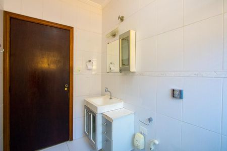 Casa à venda com 131m², 2 quartos e 4 vagas Casa à venda com 131m², 2 quartos e 4 vagasBanheiro