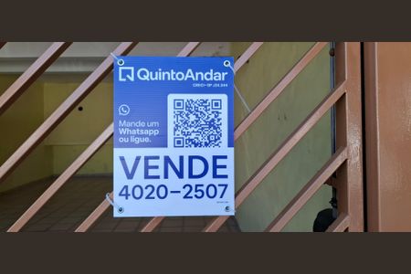 Casa à venda com 131m², 2 quartos e 4 vagas Casa à venda com 131m², 2 quartos e 4 vagasPlaquinha