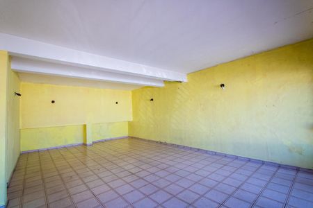 Casa à venda com 131m², 2 quartos e 4 vagas Casa à venda com 131m², 2 quartos e 4 vagasGaragem