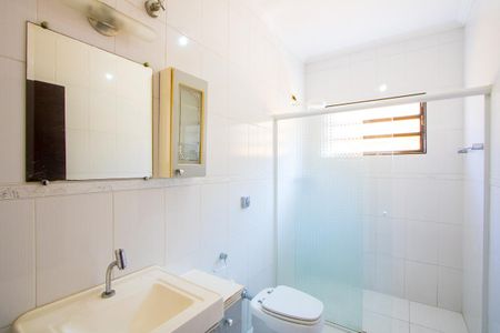 Casa à venda com 131m², 2 quartos e 4 vagas Casa à venda com 131m², 2 quartos e 4 vagasBanheiro