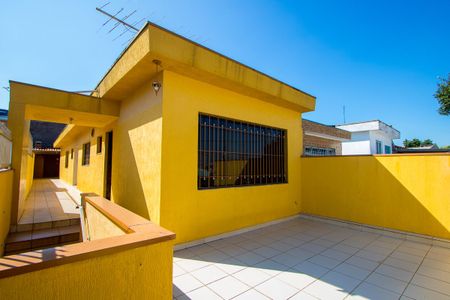 Casa à venda com 131m², 2 quartos e 4 vagas Casa à venda com 131m², 2 quartos e 4 vagasÁrea externa
