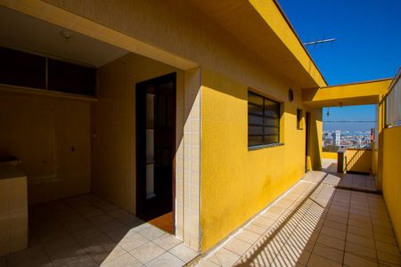 Casa à venda com 131m², 2 quartos e 4 vagas Casa à venda com 131m², 2 quartos e 4 vagasCorredor