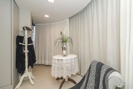 Apartamento à venda com 219m², 4 quartos e 4 vagasSuíte