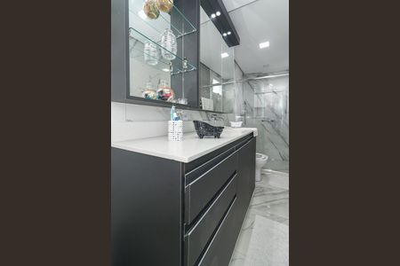 Apartamento à venda com 219m², 4 quartos e 4 vagasBanheiro da Suíte