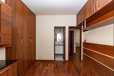 Apartamento à venda com 137m², 3 quartos e 2 vagas Apartamento à venda com 137m², 3 quartos e 2 vagasSuíte