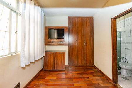 Apartamento à venda com 137m², 3 quartos e 2 vagas Apartamento à venda com 137m², 3 quartos e 2 vagasSuíte