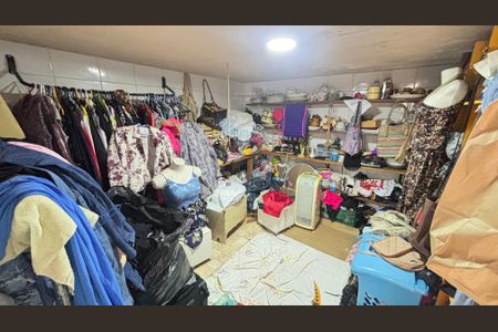 Casa à venda com 209m², 4 quartos e 3 vagas Casa à venda com 209m², 4 quartos e 3 vagasPorão - Deposito