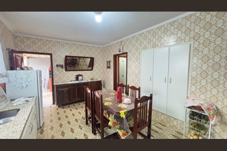 Casa à venda com 209m², 4 quartos e 3 vagas Casa à venda com 209m², 4 quartos e 3 vagasCozinha