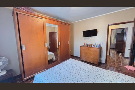 Casa à venda com 209m², 4 quartos e 3 vagas Casa à venda com 209m², 4 quartos e 3 vagasQuarto 1