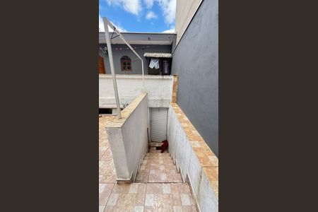 Casa à venda com 209m², 4 quartos e 3 vagas Casa à venda com 209m², 4 quartos e 3 vagasQuintal