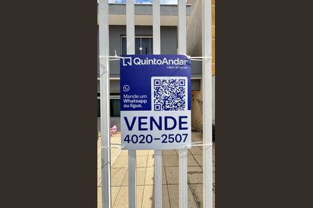 Casa à venda com 209m², 4 quartos e 3 vagas Casa à venda com 209m², 4 quartos e 3 vagasPlaca