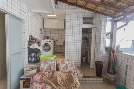 Apartamento à venda com 225m², 3 quartos e 4 vagas Apartamento à venda com 225m², 3 quartos e 4 vagasÁrea de Serviço