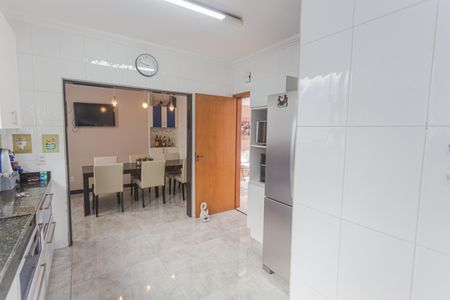 Apartamento à venda com 225m², 3 quartos e 4 vagas Apartamento à venda com 225m², 3 quartos e 4 vagasCozinha