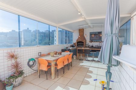 Apartamento à venda com 225m², 3 quartos e 4 vagas Apartamento à venda com 225m², 3 quartos e 4 vagasTerraço Gourmet