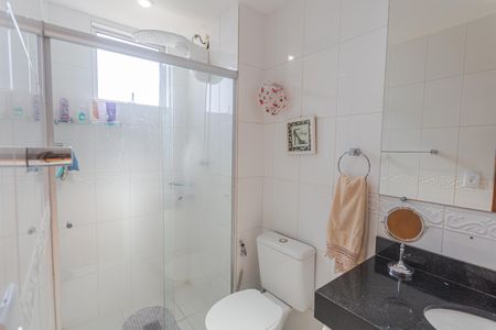 Apartamento à venda com 225m², 3 quartos e 4 vagas Apartamento à venda com 225m², 3 quartos e 4 vagasBanheiro da Suíte 1