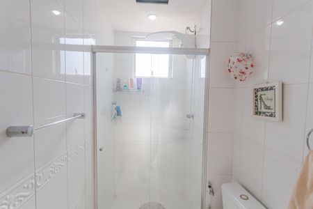 Apartamento à venda com 225m², 3 quartos e 4 vagas Apartamento à venda com 225m², 3 quartos e 4 vagasBanheiro da Suíte 1