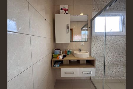 Casa à venda com 187m², 3 quartos e 2 vagas Casa à venda com 187m², 3 quartos e 2 vagasBanheiro 2