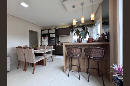 Casa à venda com 187m², 3 quartos e 2 vagas Casa à venda com 187m², 3 quartos e 2 vagasCozinha