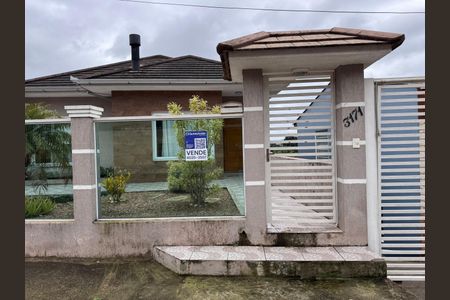 Casa à venda com 187m², 3 quartos e 2 vagas Casa à venda com 187m², 3 quartos e 2 vagasFachada + Placa